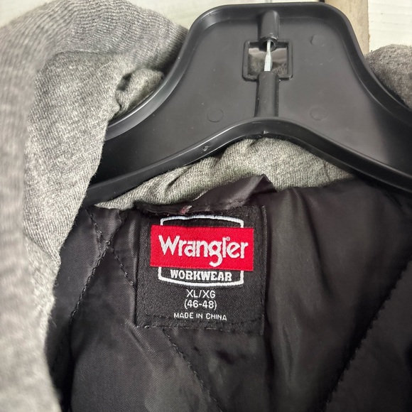 Wrangler Black and Gray Men's Shirt Jacket with Hoodie - Picture 2 of 7